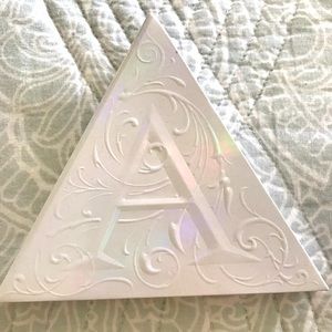 Kat Von D Alchemist Highlighter Palette